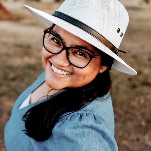 Meet your Posher, Dalila